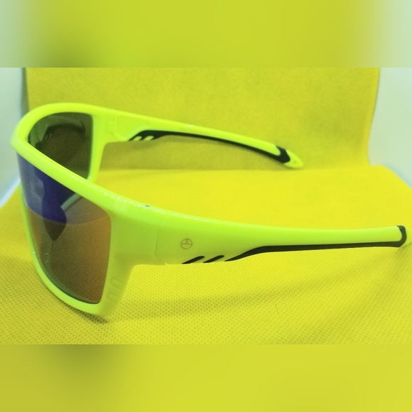 LaVish Sports Sunglasses - Picture 2 of 2